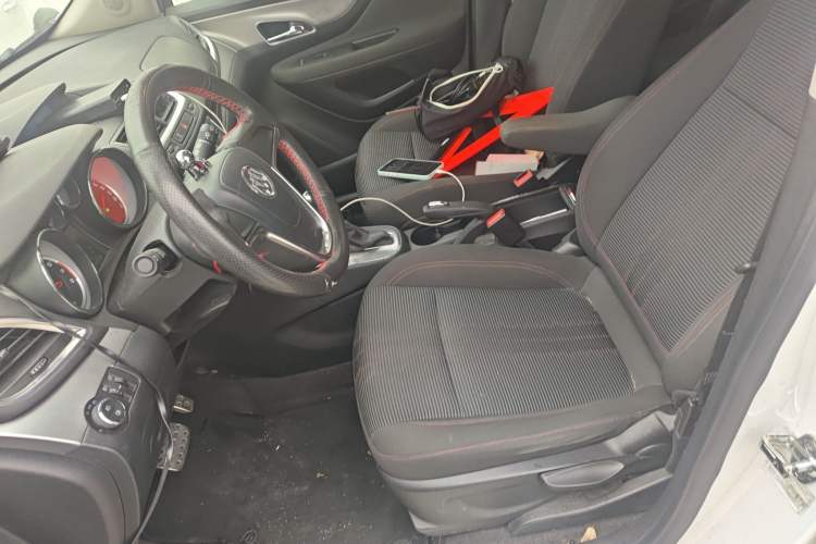 Used Buick Encore 2015 1.4T Automatic Two-Wheel Drive Urban Elite Version
