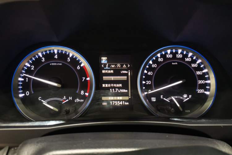 Used Toyota Highlander 2018 2.0T Four-Wheel Drive Prestige Version 7 Seats China V Emission Standard
