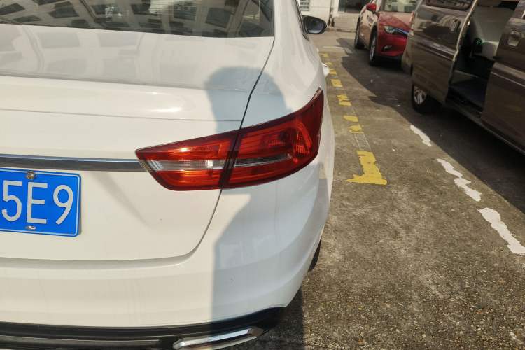 Used Ford Escort 2017 Happiness Edition 1.5L Automatic Fashion Version
