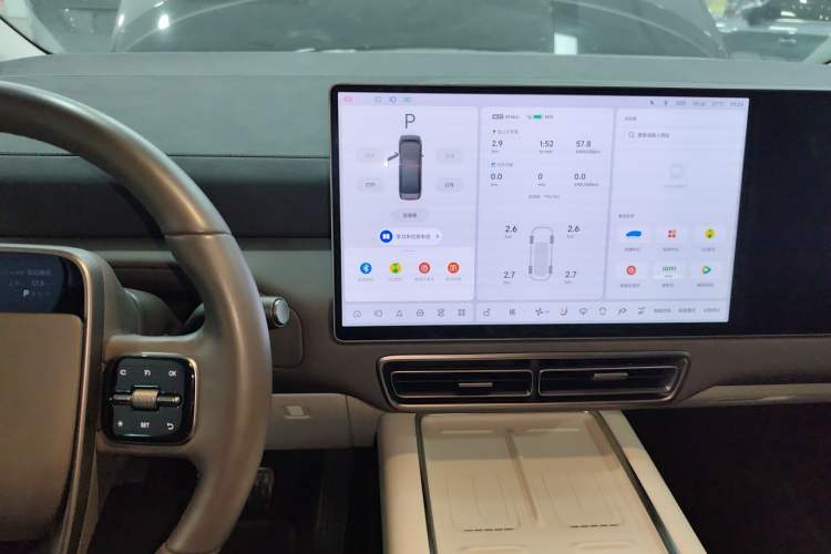 Used Li Auto MEGA 2024 Ultra Model
