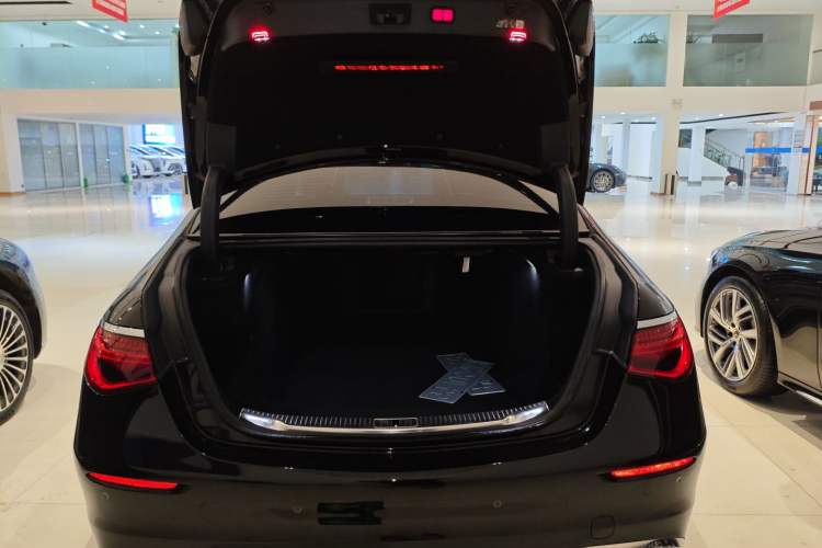 Used Mercedes-Benz S-Class 2022 S 400 L Business Model
