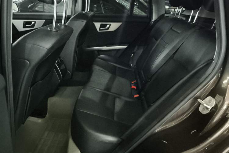 Used Mercedes-Benz GLK-Class 2013 GLK 300 4MATIC Dynamic Sunroof Model