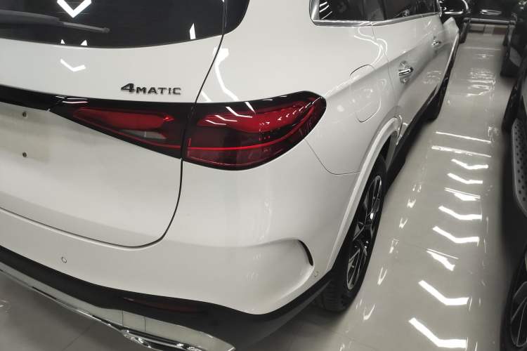 Used Mercedes-Benz GLC 2023 GLC 260 L 4MATIC Luxury Model 5 Seats