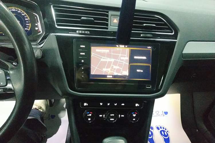 Used Volkswagen Tiguan L 2021 330TSI Automatic Two-Wheel Drive Smart Edition
