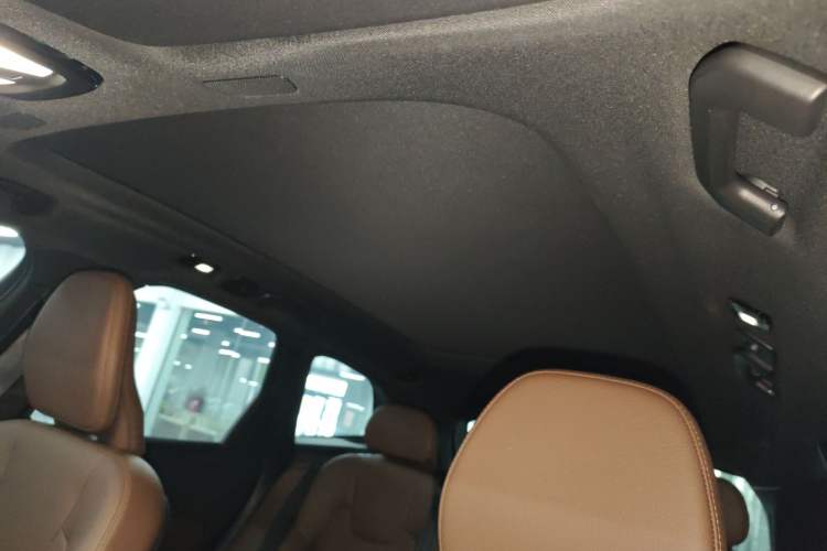 Used Volvo XC60 2025 B5 4x4 Smart Luxury Edition
