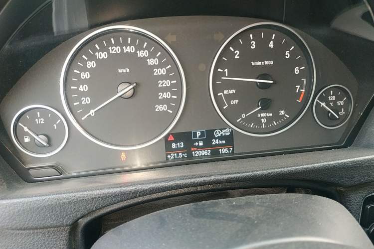 TDK.VehicleDetails.img