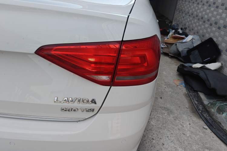 Used Volkswagen Lavida 2015 230TSI DSG Comfort Edition
