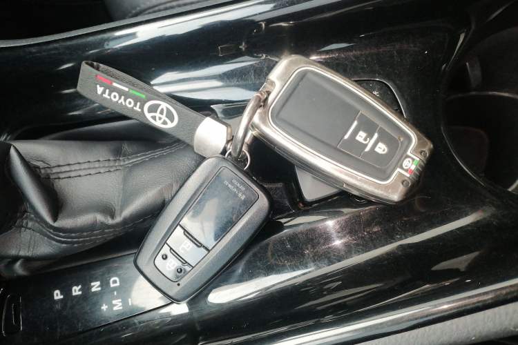 Used Toyota IZOA 2018 2.0L Yichi Version China VI Standard