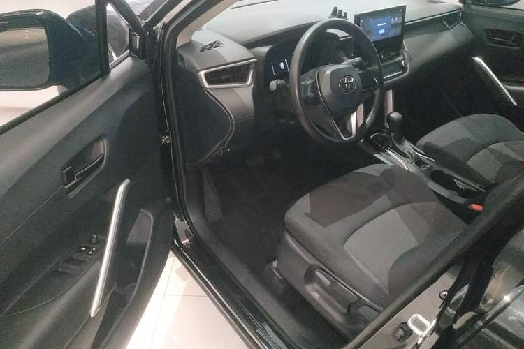 Used Toyota FRONTLANDER 2023 2.0L CVT Elite Edition
