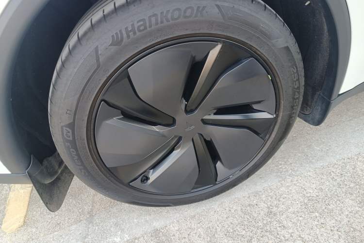 Used Tesla Model Y 2025 Updated Version Long-Range All-Wheel Drive