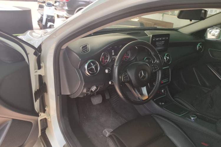 Used Mercedes-Benz GLA 2017 GLA 200 Fashion Model