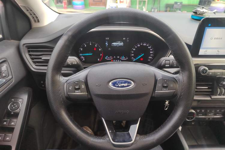 Used Ford Focus 2019 Two-Door EcoBoost 125 Automatic Trendy Model China V Standard