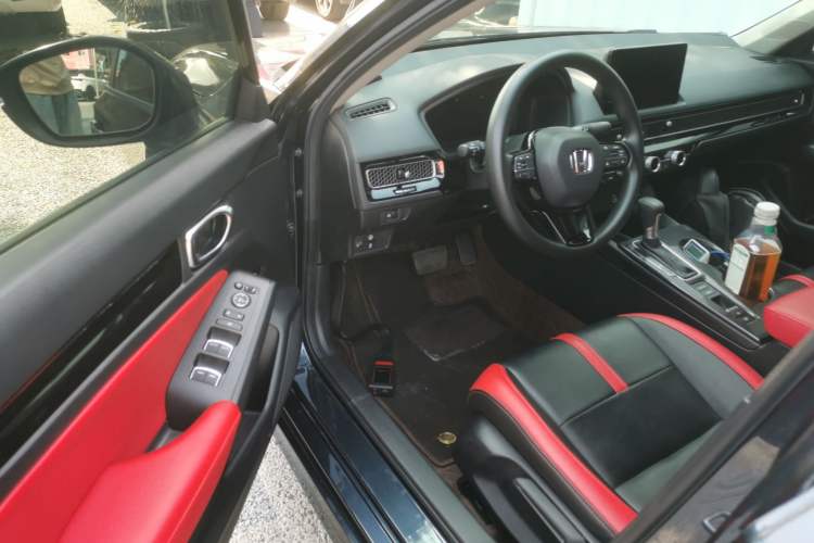 Used Honda Civic 2023 240TURBO CVT Dynamic · Center Stage Special Edition