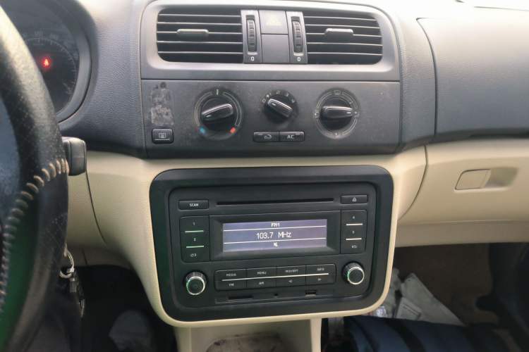 Used Skoda Fabia 2014 1.4L Manual Crystal Edition