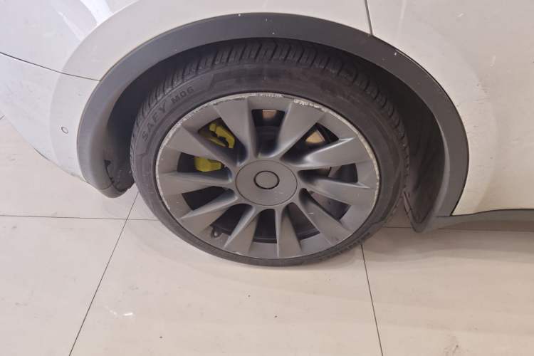 Used Tesla Model Y 2021 Long-Range All-Wheel-Drive Version 3D7