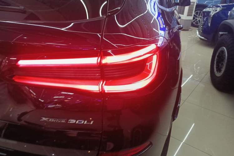 Used BMW X5 2022 Restyled xDrive 30Li Luxury Version M Sport Package
