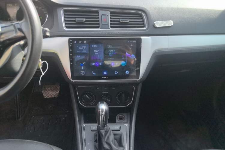 Used Volkswagen Lavida 2015 1.6L Automatic Comfort Edition
