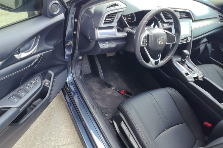 Used Honda Civic 2016 220TURBO CVT Luxury Edition
