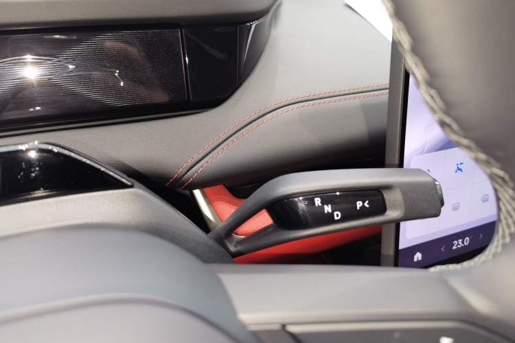 Used  SU7 2024 Rear-Drive Ultra-Long Range Advanced Pro-Level Intelligent Driving Version