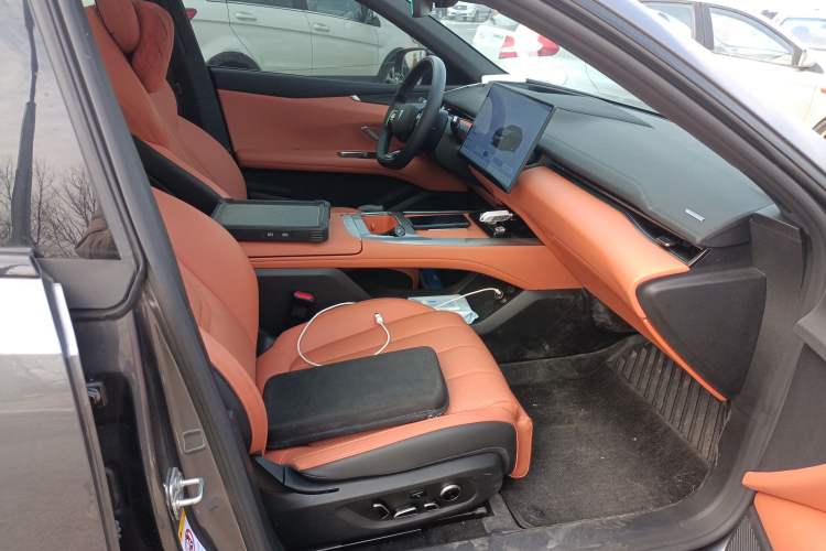 Used  L07 2024 230Max Range-Extended Version
