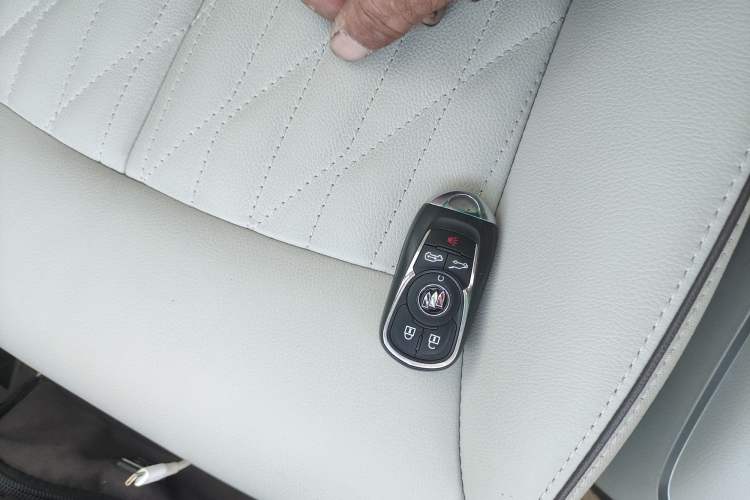 Used Buick GL8 2021 Land Cruiser Executive Class 652T Smart Luxury Model