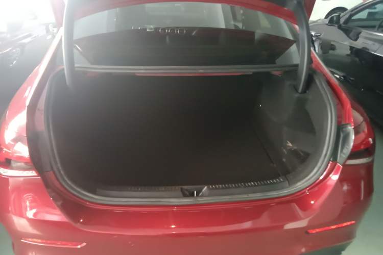 Used Mercedes-Benz A-Class 2020 Restyled A 200 L Sport Sedan Fashion Version
