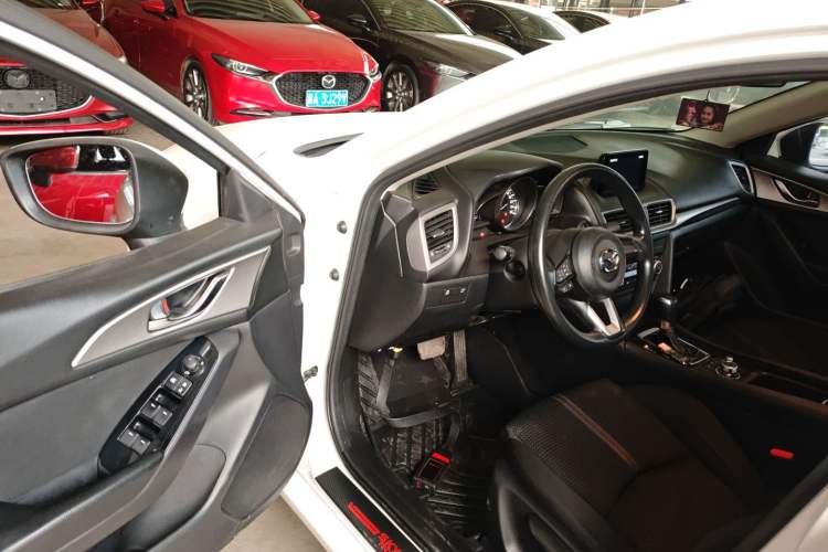 Used Mazda Mazda 3 Axela 2017 Sedan 1.5L Automatic Luxury Model Emission Standard China V
