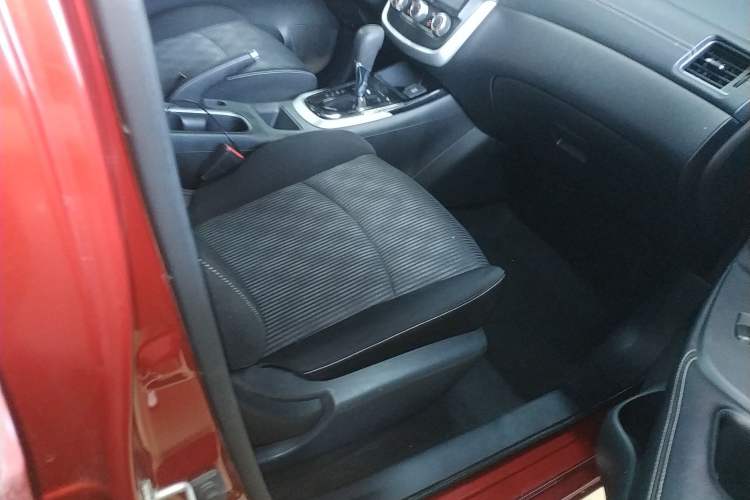 Used Nissan Tiida 2016 1.6L CVT Cool Dynamic Edition
