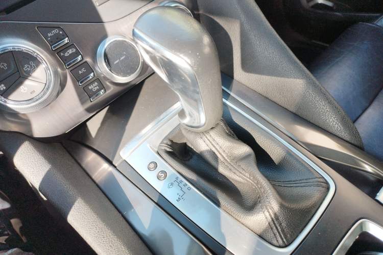 Used  5 2014 1.6T Luxury Edition THP200