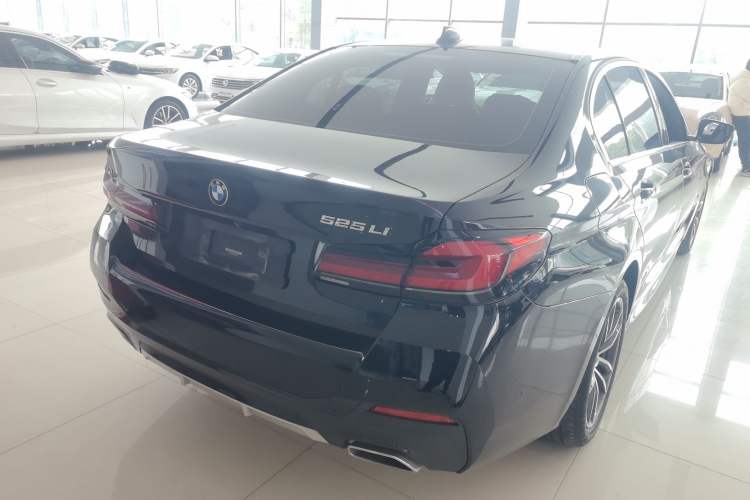 Used BMW 5 Series 2022 Restyled 525Li M Sport Package
