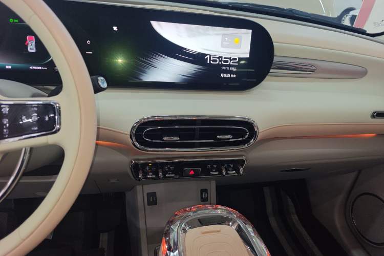 Used ORA Ballet Cat 2022 401 km Nutcracker Edition