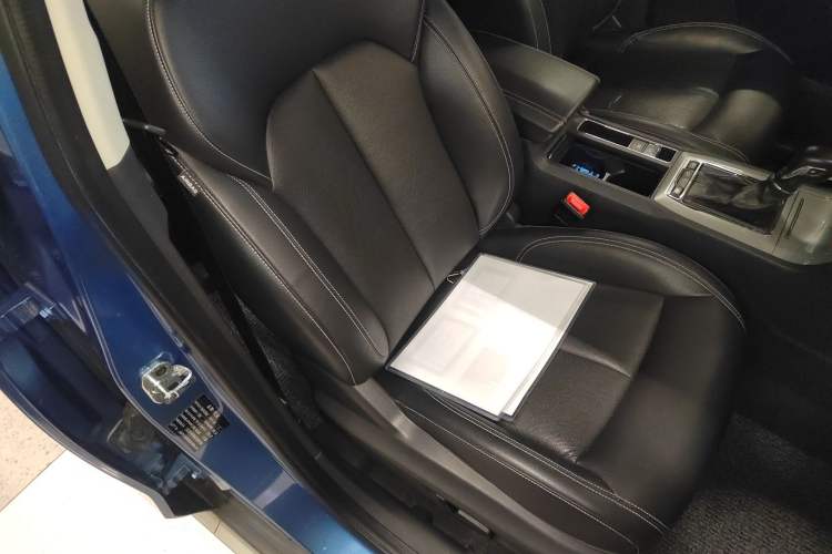 Used Roewe RX5 2016 20T Two-Wheel Drive Automatic Internet Smart Edition
