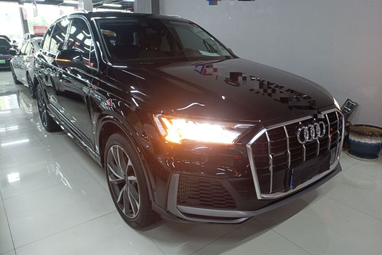 Used Audi Q7 2022 55 TFSI quattro S line Sport model
