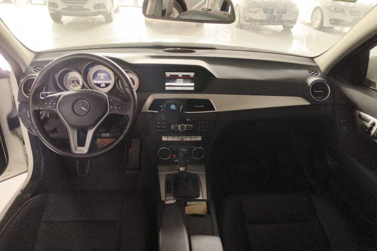 Used Mercedes-Benz C-Class 2011 C 200 Fashion Travel Edition