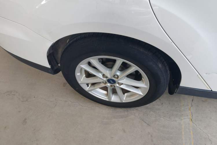 Used Ford Focus 2015 Sedan EcoBoost 125 Automatic Supreme Style Edition
