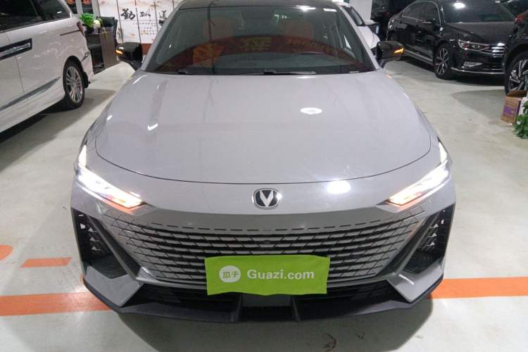 Used Changan UNI-V 2022 1.5T Prestige Version
