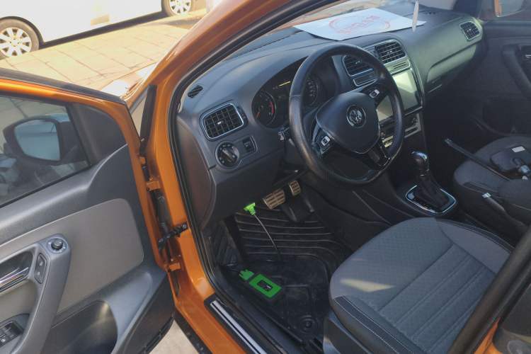 Used Volkswagen Polo 2016 1.6L Cross Polo Automatic