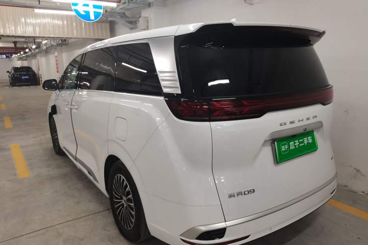 Used Denza D9 2022 DM-i 1040 Prestige Model