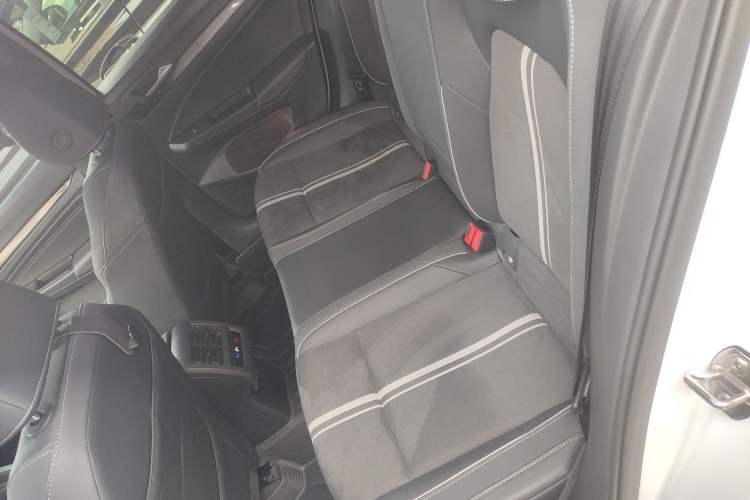 Used Volkswagen Golf 2023 Facelift 280TSI DSG R-Line Lite
