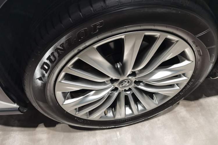 Used Toyota Highlander 2022 Dual-Engine 2.5L Four-Wheel Drive Prestige Version 7 Seats