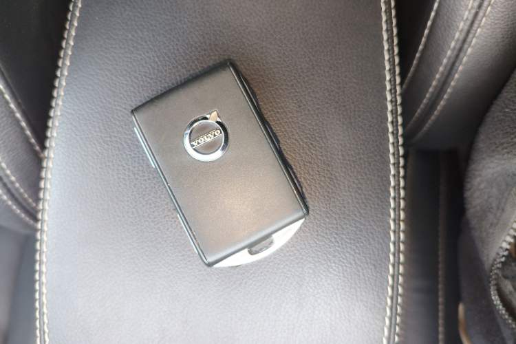 Used Volvo XC40 2024 B4 4x4 Smart Luxury Edition