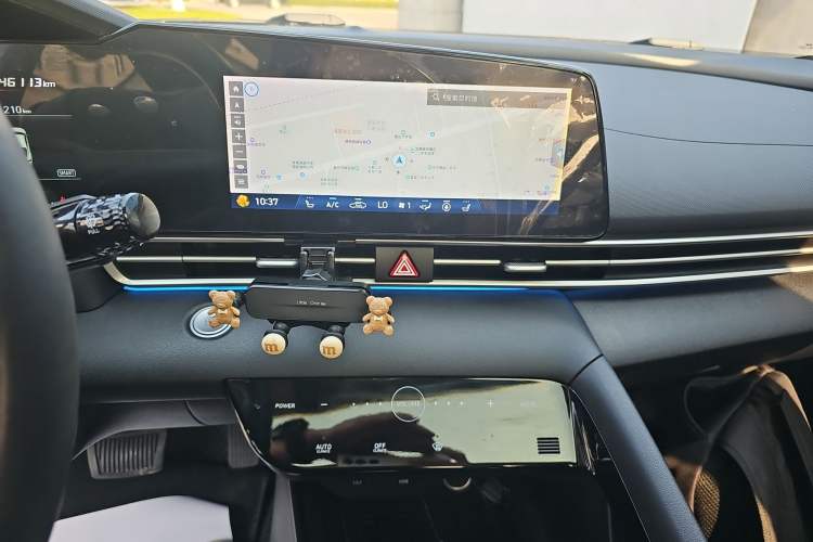 Used Hyundai Elantra 2021 1.5L CVT LUX Prestige Edition
