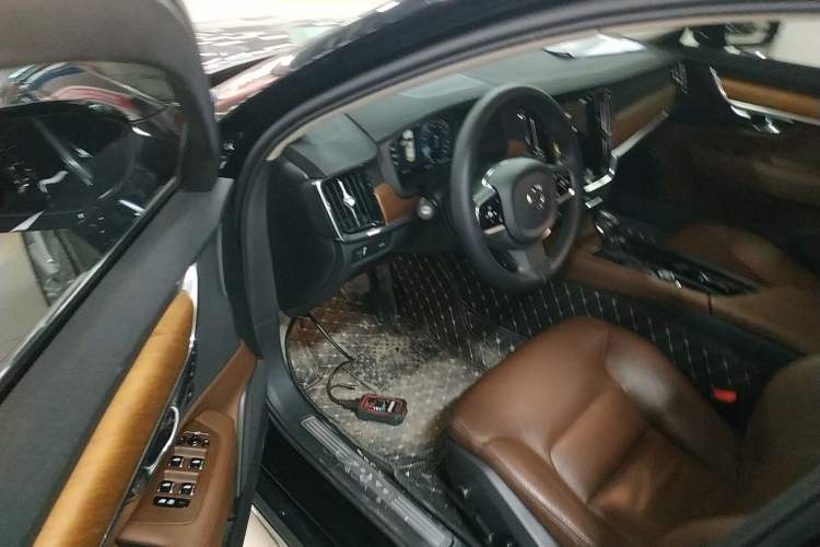 Used Volvo S90 2020 T5 Zhiyi Luxury Edition
