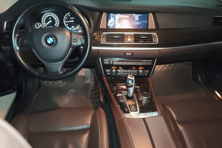 Used BMW 5 Series GT 2014 528i Luxury Edition