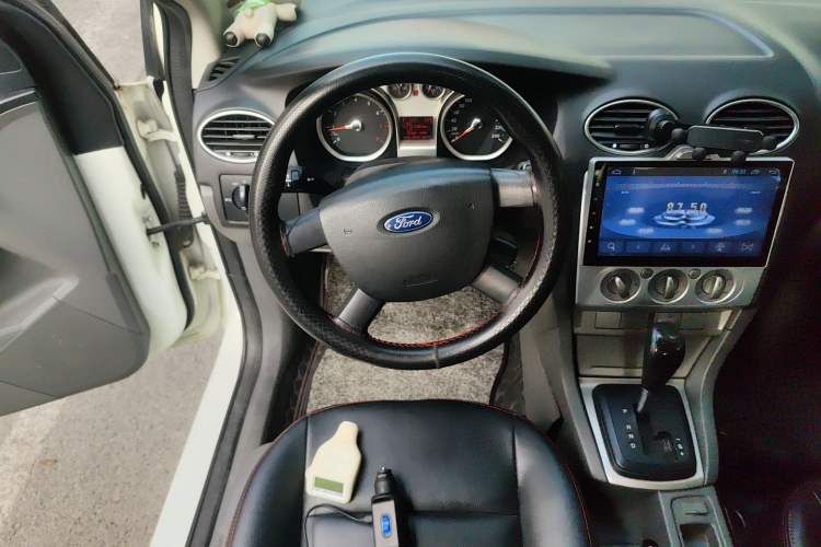 Used Ford Focus 2013 Hatchback Classic 1.8L Automatic Base Model
