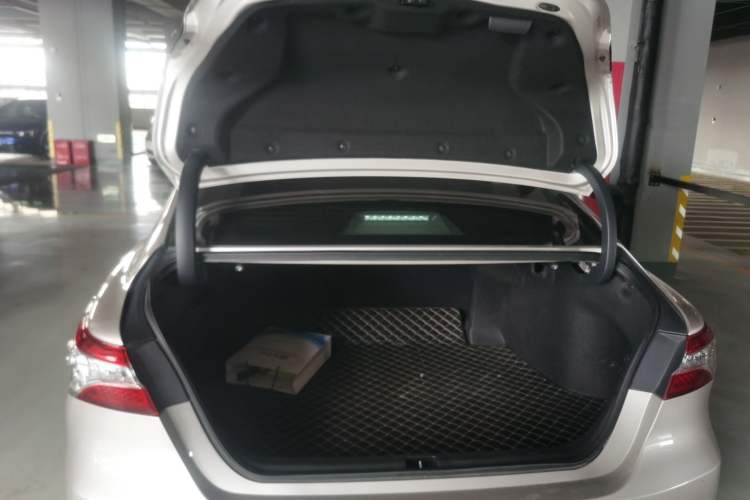 Used Toyota Camry 2019 Revised Version 2.0G Luxury Edition