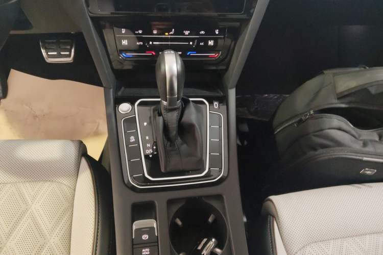 Used Volkswagen Magotan 2023 2 Million Units Commemorative Edition 330TSI DSG Luxury Version
