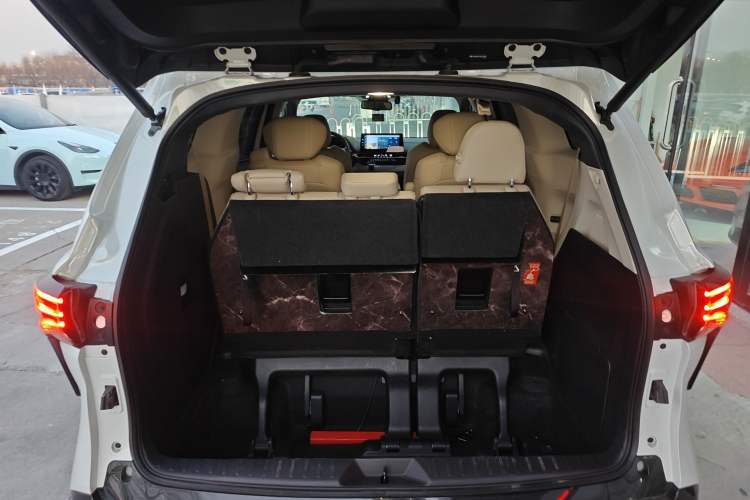 Used Toyota Sienna 2021 2.5L Hybrid Premium Edition
