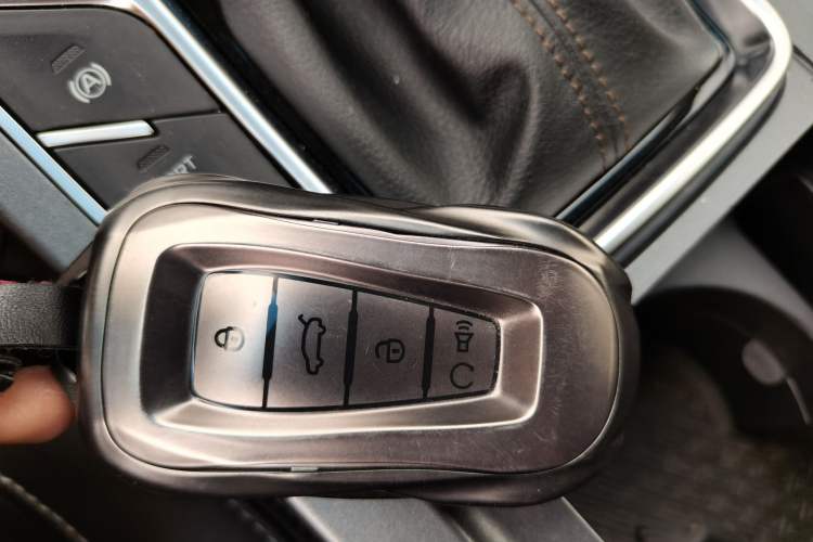 Used Geely Auto Emgrand 2019 Leading Edition 1.5L CVT Luxury Model China VI Standard