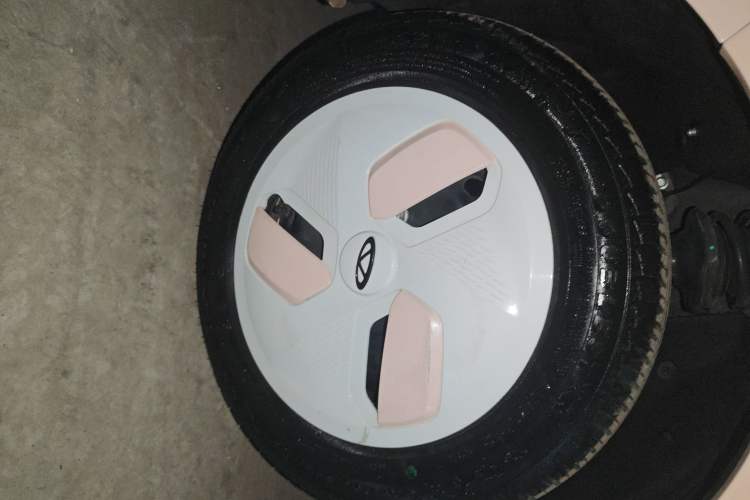 Used Chery QQ Ice Cream 2023 120km Ice Cream-Type Lithium Iron Phosphate
